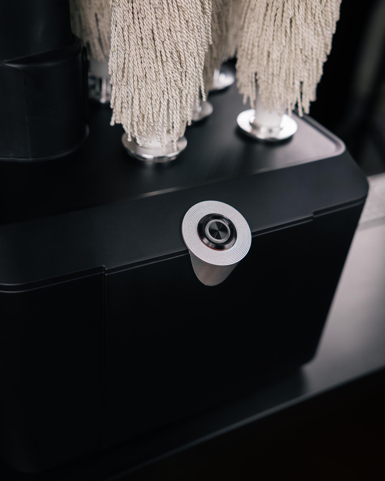 Bar Glass Dryer & Polisher