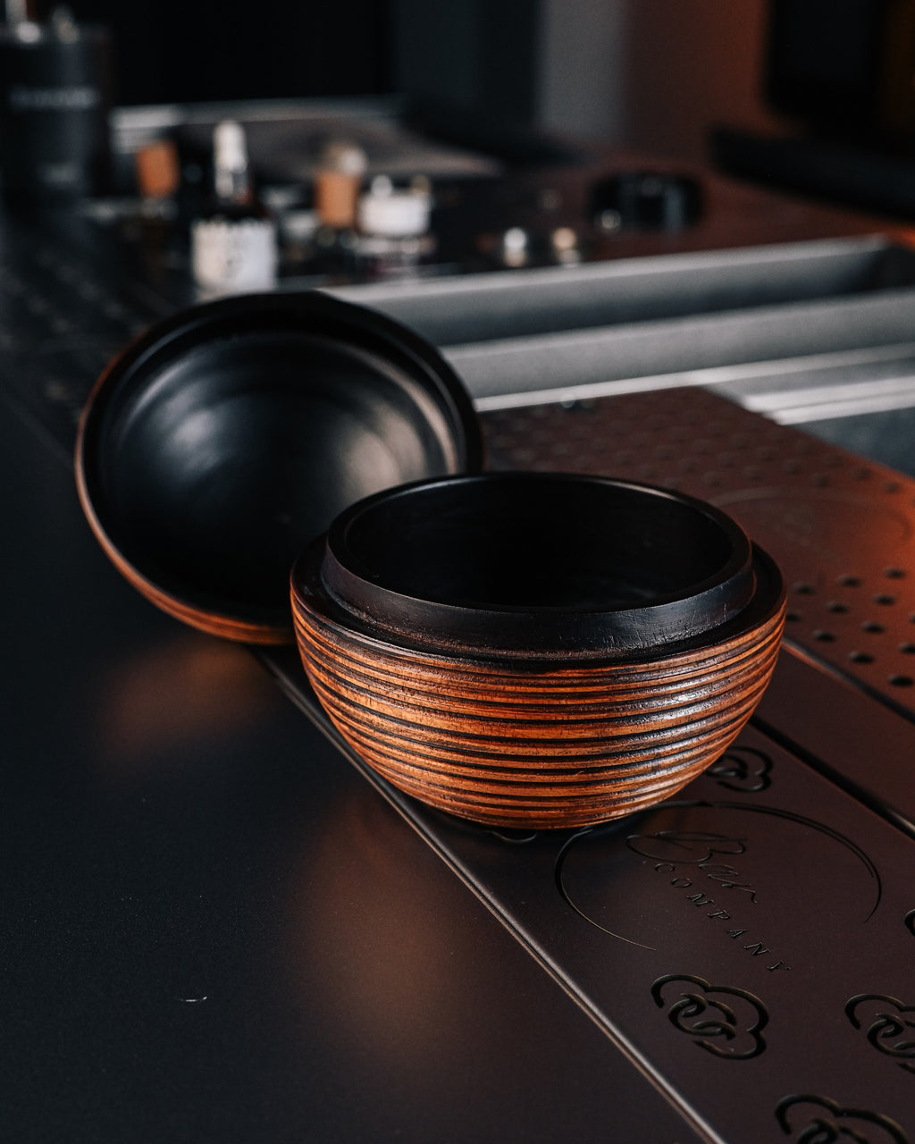 Cocktail Cloche with Smoke Effect — Dark Wood